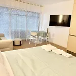 Casa Sud Superbe Vue Mer, Renove, Parking & Climatisation Apartment Menton