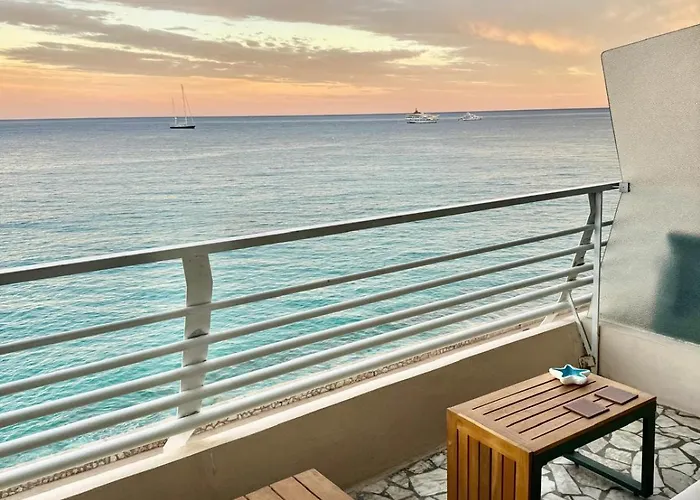 Casa Sud Front De Mer, Terrasse Plein Soleil, Vue Panoramique Et Parking Lejlighed Menton