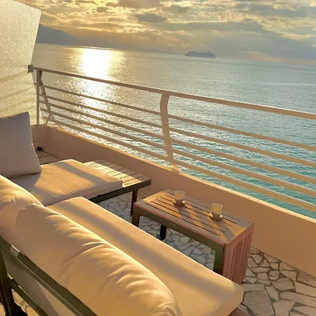 Casa Sud Menton Front De Mer A Menton, Terrasse, Cuisine Equipee, Climatise, Wifi Et Netflix Apartment Menton