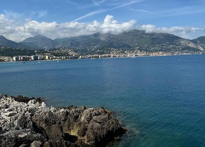 Casa Sud Front De Mer, Terrasse Plein Soleil, Vue Panoramique Et Parking * Μεντόν