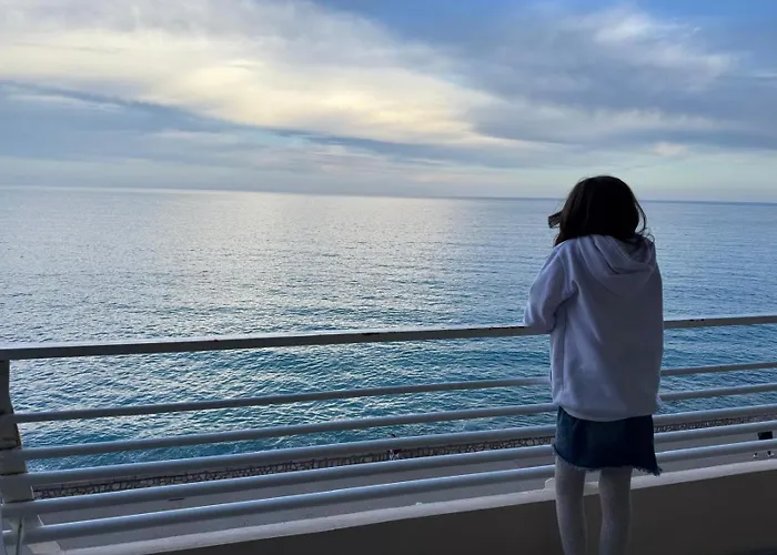 Apartment Casa Sud Front De Mer, Terrasse Plein Soleil, Vue Panoramique Et Parking Menton