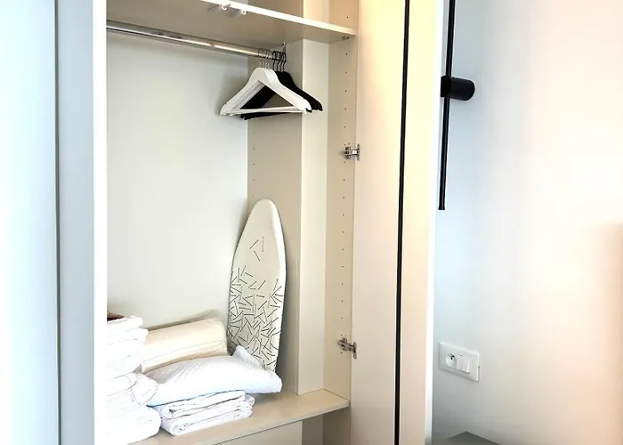 Casa Sud Front De Mer, Terrasse Plein Soleil, Vue Panoramique Et Parking Apartment Menton